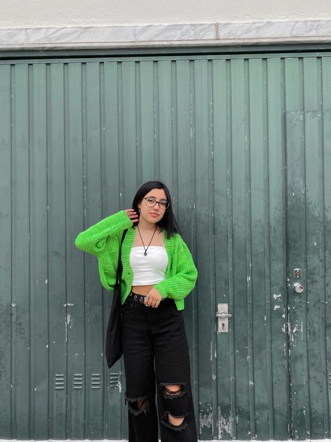 Lime Cardigan Outfit, Neon Cardigan Outfit, Bright Green Cardigan Outfit, Bright Green Outfit, Basic Outfit Ideas, Green Cardigan Outfit, Simple Aesthetics, Outfit Cardigan, Cardigan Outfit