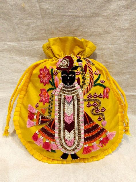 Shreenathji Potli Bag, Shreenathji Blouse Design, Handmade Hamper, Sewing Machine Brands, Kutch Work Designs, Potli Bag, Pillow Crafts, Diy Embroidery Designs, Diy Bag Designs