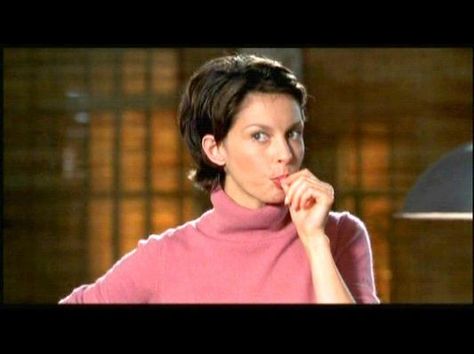 Ashley Judd Short Hair, Hairstyle For Over 50, Adele Hair, Short Short Hair, Hairstyle With Bangs, Hair Doos, Grown Out Pixie, New Hair Styles, Makeup Order