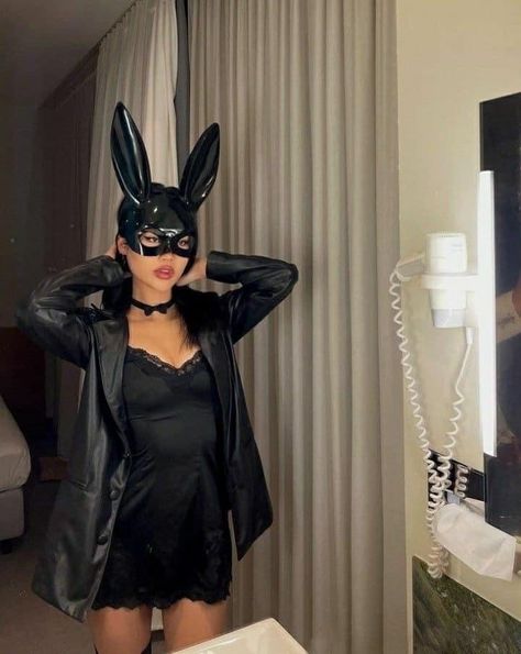 Black Dress Halloween, Halloween Costumes For Brunettes, Black Dress Halloween Costume, Hot Halloween Outfits, Bunny Mask, Devil Halloween, Black Halloween Dress, Pretty Halloween, Trendy Halloween Costumes