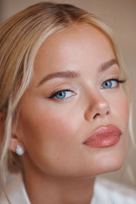 Portofino Wedding, Bridal Makeup For Blue Eyes, Natural Eyeshadow Looks, Make Up Sposa, Timeless Makeup, Frida Aasen, Wedding Makeup Tutorial, Bridal Makeup Natural, Makeup For Blondes