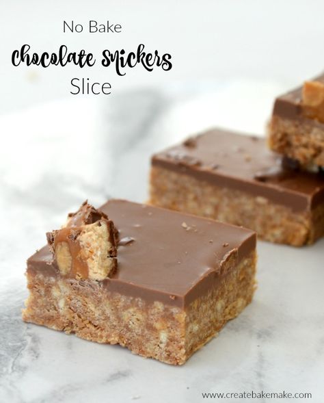 Chocolate Snickers Slice recipe - a classic no bake slice!  Both Thermomix and regular instructions included. #snickers #snickersslice #nobakeslice #thermomix #thermomixrecipes No Bake Slice, Snickers Slice, Snickers Fudge, Chocolate Traybake, Chocolate Caramel Slice, Slice Recipes, Vanilla Slice, No Bake Slices, Snickers Cake