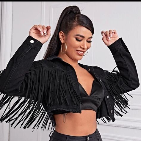 Black fringe jean jacket Fringe Jacket Outfit, Fringe Jean Jacket, Black Cropped Jean Jacket, Black Fringe Top, Crop Denim Jacket, Cowgirl Style Outfits, Fringe Jeans, Crop Jean Jacket, Tassels Fashion