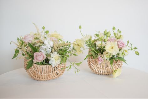 Purse bouquets made in mini straw baskets Bridesmaid Purse Bouquet, Bridesmaid Basket Bouquet, Purse Bouquet, Wizard Wedding, Easter Flower Basket, Bridemaid Bouquet, Pink Yellow Weddings, Bridesmaid Baskets, Basket Bouquet