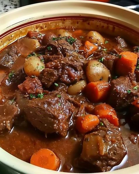 Martha Stewart Beef Stew Recipe, Country Beef Stew, Martha Stewart Beef Stew, Best Ever Beef Stew, Ultimate Beef Stew, Beef Stew Ingredients, Quick Soup Recipes, Crockpot Recipes Beef Stew, Quick Soup