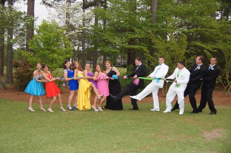 Fun Prom Poses, School Dance Pictures, Prom Pictures Group, Prom Pose, Homecoming Poses, Prom Pictures Couples, Prom Goals, Prom Picture Poses, Homecoming Pictures