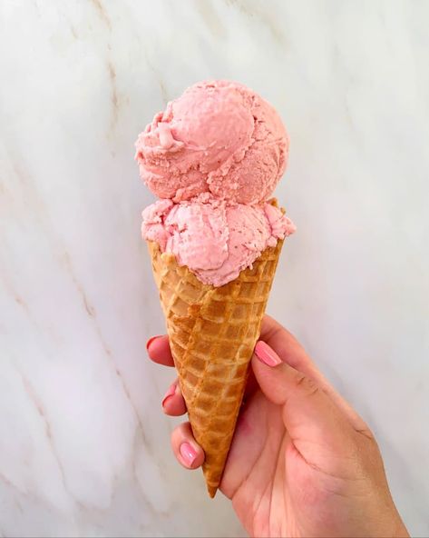 Ice Cream Aesthetic Strawberry, Ipad Pics, January Reading, Ice Cream Strawberry, Sweetened Condensed Milk Recipes, Strawberry Ice Cream Recipe, Setup Inspiration, Cuisinart Ice Cream Maker, Ice Cream Base