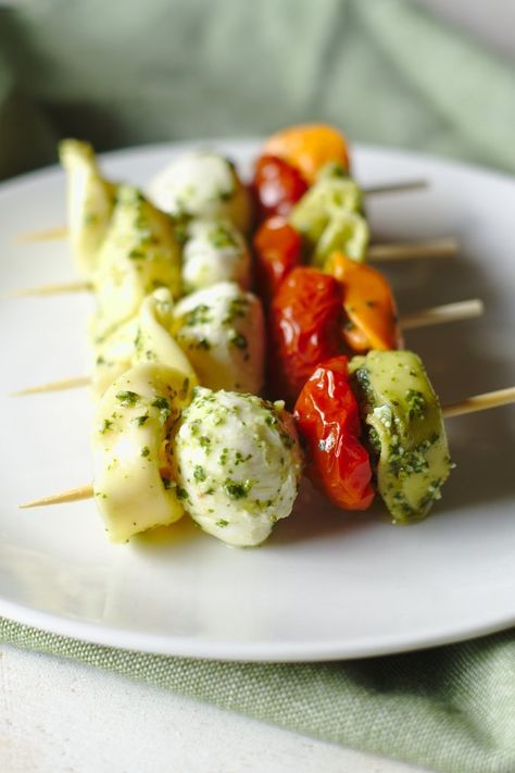 Tortellini Skewer, Caprese Tortellini, Tortellini Skewers, Baked Appetizers, Pesto Tortellini, Skewer Appetizers, Caprese Skewers, Cucumber Bites, Sundried Tomatoes