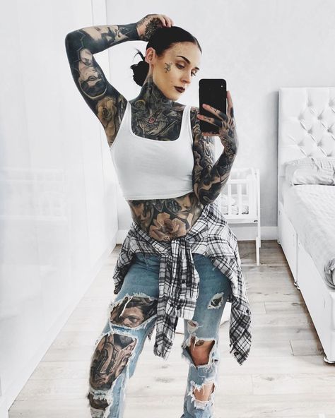 Monami Frost on Instagram: “Just an everyday look! ❄️” Chris Garver, Tattooed Woman, Monami Frost, Tattooed Women, Body Suit Tattoo, Hot Tattoos, Tattoo Model, Tattoo Models, Famous Women