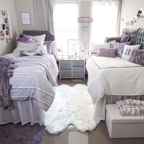 Dorm room decor ideas to get you ready for back-to-school season. 36 before and after snapshots of dorm rooms that are actually cute! #Roundup, #dorm, #dorm decor, #Dorm Design, #Dorm Room, #college, #school, #back to school, #Makeover Purple Dorm Rooms, Dorm Room Setup, Purple Dorm, White Dorm Room, Chambre Inspo, Dorm Design, College Room Decor, Dorm Inspiration, Dorm Room Hacks