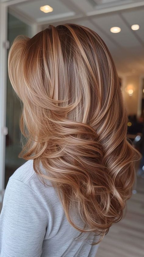 Hair Highlights For Strawberry Blonde, Caramel Blonde Hair, Red Blonde Hair, Light Auburn, Spring Hair Color, Strawberry Blonde Hair, Hair Color And Cut, Spring Hairstyles, Round Faces