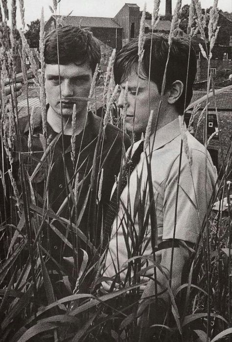 Joy Division's Ian Curtis and Bernard Sumner, 1979 Bernard Sumner, Ian Curtis, Goth Bands, Music Pics, Soundtrack To My Life, Education Humor, Music Artwork, Joy Division, Band Photos