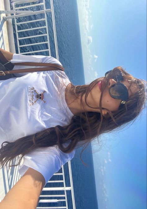 #selfie #boat #ocean #aesthetic Boat Selfie, Billionaire Yacht, Selfie Aesthetic, Ocean Aesthetic, Ig Stories, Photo Inspo, Selfies, Instagram Photo, Quick Saves