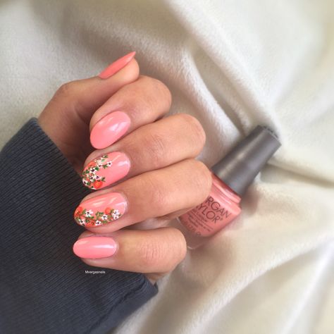 Peach nails #peachflowers Peach Floral Nails, Peach Flower Nails, Apricot Nails, Peach Nail Designs, Peach Nail Art, Peach Colored Nails, Christmas Snowflakes Nails, Peach Nail Polish, Peach Shoes