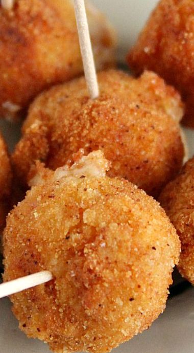 Spicy Cheese Balls Spicy Cheese Ball Recipes, Fried Cheese Balls Recipe, Spicy Cheese Ball, Fried Cheese Balls, Fried Cheese, Monster Cookie Bars, Pop Cake, Delicious Appetizers, Hot Cheese