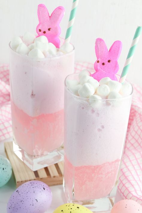 Easter punch is so easy to make. Made with strawberry ice cream, lemon lime soda, and strawberry lemonade, and top with an Easter Peep. This easy punch can be transformed with different ingredients to create the perfect punch for your next party, Easter egg hunt, and more. Peep Drink, Easter Drinks For Kids, Fun Easter Drinks, Easter Punch Recipes, Easter Bunny Punch, Easter Punch, Easter Drinks, Bunny Punch, Festive Punch