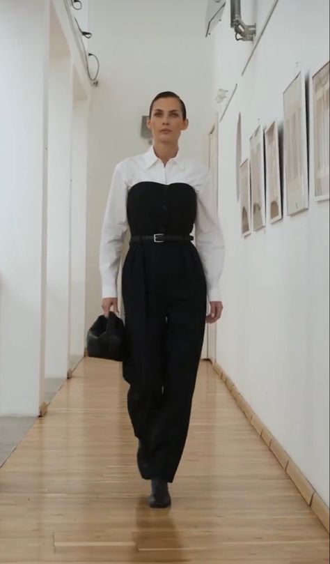 Pinstripe Skirt Outfit Aesthetic, Chic Pinstripe Straight Pants, Chic Pinstripe Trousers, Pinstripe Midi Skirt, Pinstripe Maxi Skirt, Skirt Outfit Fall, Maxi Pencil Skirt, Pencil Skirt Outfits, Modest Fashion Outfits