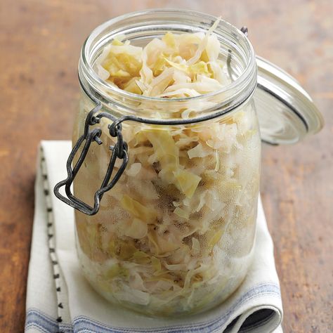 This easy-to-make sauerkraut is a tasty hot dog topping. Use it to make our Classic Reubens and Pierogi with Sauerkraut and Mushrooms. German Sauerkraut Recipe, Summer Chic Fashion, German Sauerkraut, Raw Sauerkraut, Hot Dog Toppings, Homemade Sauerkraut, Pickled Cabbage, Sauerkraut Recipes, Photography Food