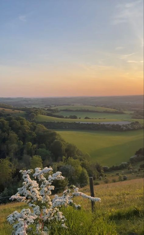 Uk Country Side Aesthetic, Country Side Pictures, Farm Work Aesthetic, Country Side Homes, Country Side Life, Old Country Aesthetic, Country Side Aesthetic, Country Views, Country View