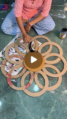 Cardboard Crafts Decoration, Cardboard Crafts Diy, Wall Art Diy Paint, Hand Crafts For Kids, Tissue Paper Flowers, Paper Towel Roll Crafts, Paper Flower Tutorial, Diy Creative Crafts, April 22