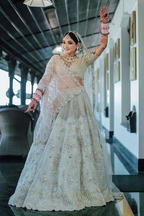 Mint Saree, Night Wedding Decor, Green Lehenga, Light Mint Green, Indian Bridal Outfits, Lehenga Designs, Wedding Night, Bridal Lehenga, Bridal Outfits