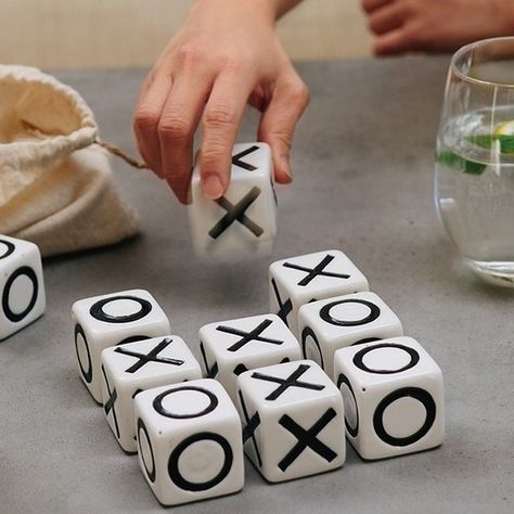 Ceramics Games, Ceramic Games, Naughts And Crosses, Noughts And Crosses, Diy Pottery Painting, Paper Mache Clay, Pottery Gifts, Kids Games, Diy Pottery