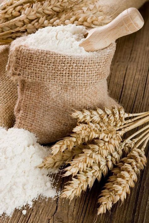 Bread Image, Wheat Photos, Concept Restaurant, Ingredients Photography, Vegan Facts, Baking Basics, Burlap Sacks, Types Of Flour, Pastry Flour