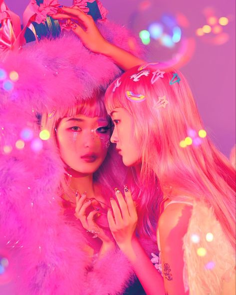 Hyper Pop Photoshoot, Petra Aesthetic, Cyberpunk Photoshoot, Pink Photoshoot, Projector Photography, Pose Reference Drawing, Korean Photoshoot, Pink Portrait, Home Photo Shoots