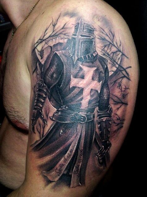 Artist unknown Templar Tattoo, Templar Knight Tattoo, Armor Of God Tattoo, Shoulder Armor Tattoo, Rabe Tattoo, Tattoo Homme, Warrior Tattoo Sleeve, Gladiator Tattoo, Templar Knight