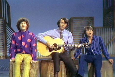 Travel back to July 19, 1969 as Johnny Cash welcomes The Monkees (Micky Dolenz, Davy Jones and Michael Nesmith) https://www.facebook.com/gettv/photos/a.275300759289128/1371186103033916/?type=3&theater Roy Clark, Michael Nesmith, Davy Jones, The Monkees, Johnny Cash, Do You Remember, Travel