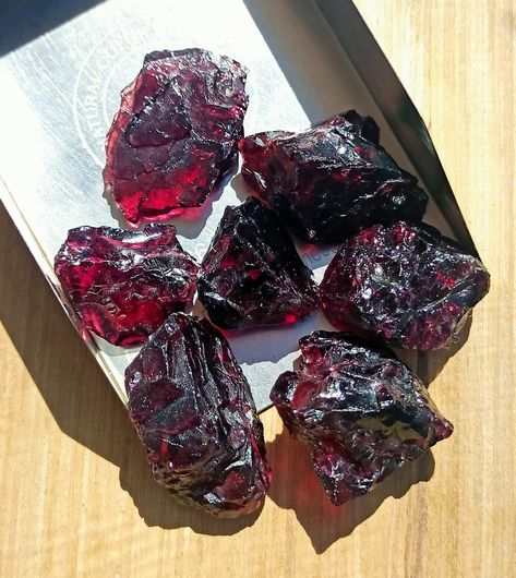 Garnet Gemstone Aesthetic, Red Stones Crystals, Garnet Crystal Aesthetic, Dark Red Crystals Aesthetic, Raw Garnet, Rough Ruby Stones, Rough Gems, Jade Crystal, Garnet Crystal