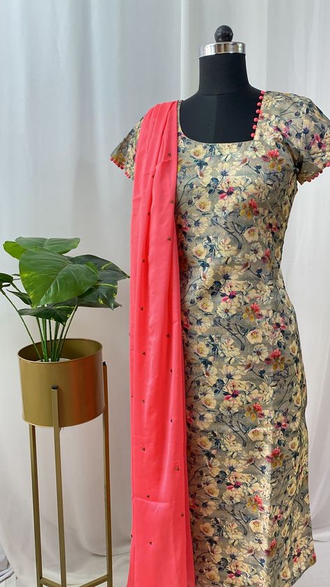 Ash grey floral printed jute kurti with peach stone studded georgette dupatta. Georgette Kurtis Printed, Georgette Kurta With Printed Motifs, Sleeveless Cotton Kurti, Cotton Floral Kurti, Floral Print Georgette Kurta, Dress Reference, Georgette Dupatta, Stone Studs, Grey Floral