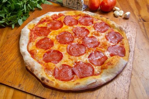 pizza Papa Johns Pizza Dough Recipe, Traeger Pizza, Mexican Pizza Recipe, Cheese Pizza Recipe, Traeger Grill Recipes, Papa Johns Pizza, Calzone Pizza, Traeger Recipes, Making Homemade Pizza