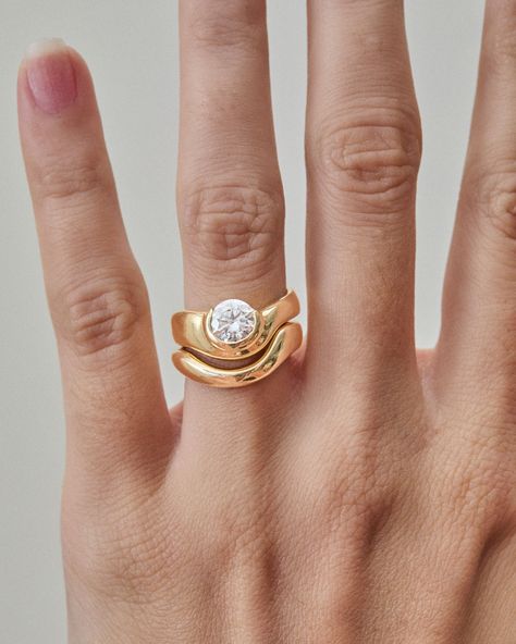 vida mía Hernan Herdez, Organic Wedding Band, The Bling Ring, Ring Inspo, Engagement Ring Inspiration, Dope Jewelry, Put A Ring On It, Bling Rings, Diamond Set