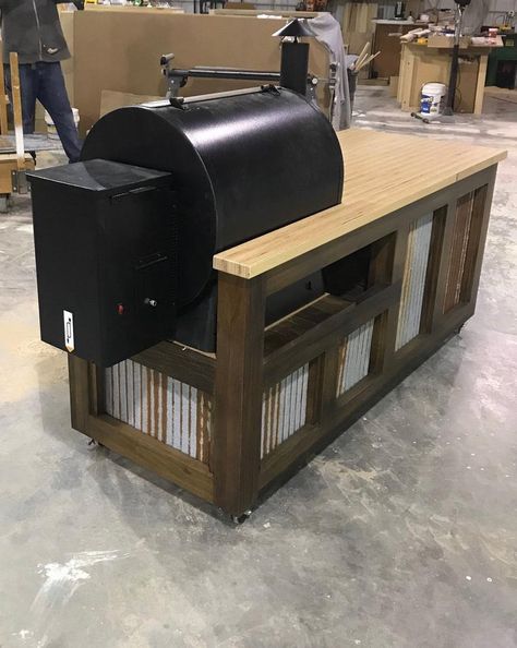 Traeger Grill Station, Outdoor Smoker Grill Area, Outdoor Kitchen Traeger, Traeger Outdoor Kitchen Ideas, Traeger Outdoor Kitchen, Backyard Porches, Outdoor Kitchen Diy, Built In Outdoor Grill, Grill Backyard