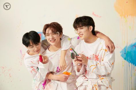 [membership] SEVENTEEN 'Face the Sun' CARAT Ver Behind #SCOUPS #JEONGHAN #JOSHUA Carat Membership, Jeonghan And Scoups, Svt Kpop, Facing The Sun, Joshua Seventeen, Joshua Hong, Going Seventeen, Seventeen Album, Single Dads