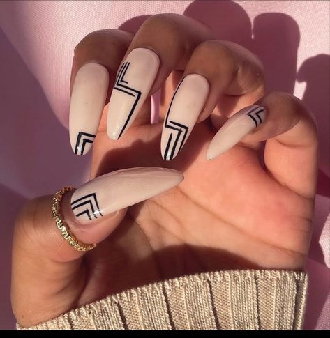 Nails Abstract Lines, Nails With Abstract Lines, Nails With Lines, Nails Abstract, Abstract Nail Art, Pretty Tattoos For Women, Nail Polish Art, Abstract Line Art, Pretty Tattoos