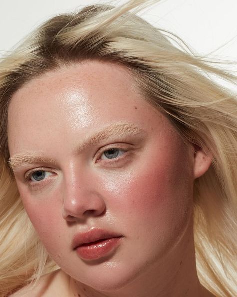 Levi-Jade Taylor on Instagram: “The sunburn aesthetic, without the skin damage 🌞 Inspired by the great @terrybarberonbeauty for this look on @_hollyrose__…” Sunburn Aesthetic, Sunburn Makeup, The Skin, Damaged Skin, Look On, Adele, Jade, That Look, Blush