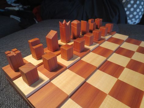 How to Make a Simple Yet Sophisticated Chess Set Diy Chess Set, Wood Chess Set, Wooden Chess Pieces, Wooden Chess Board, Woodworking School, Wood Chess, Small Woodworking Projects, Learn Woodworking, Popular Woodworking