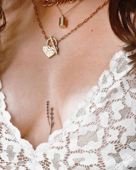 Sternum Writing Tattoo, Sternum Tattoo Fine Line, Flower Sternum Tattoo Women, Tempory Tattoo, Sternum Tattoo Women Flowers, Pretty Sternum Tattoo, Floral Sternum Tattoo Women, Sternum Flower Tattoo, Simple Sternum Tattoo