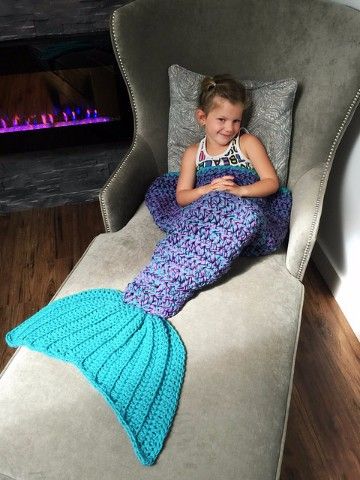 cola de sirena tejida a crochet paso a paso Mermaid Blanket Pattern, Knitted Mermaid Tail Blanket, Knitted Mermaid Tail, Merman Tails, Crochet Mermaid Blanket, Mermaid Tail Blanket Crochet, Mermaid Tail Pattern, Mermaid Tails For Kids, Crochet Mermaid Tail