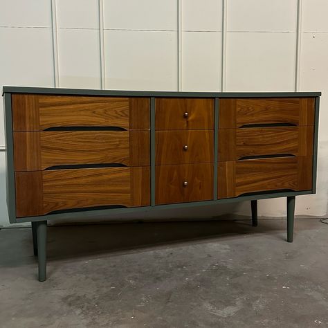 Beautiful harmony house mcm dresser✨ This pretty piece is all ready for a home✨ Just look at that grain its stunning paired with a nice olive green color. 🔥 Nice quality with clean functional drawers. Perfect for anywhere in the home 🦢 BM- custom color Available for sale in Denver,CO $499 Dimensions- 62” long 18”wide 32” tall #explore#fyp#olivegreen Mcm Dresser, Harmony House, Olive Green Color, Denver Co, Green Color, Denver, Custom Color, Olive Green, Dresser