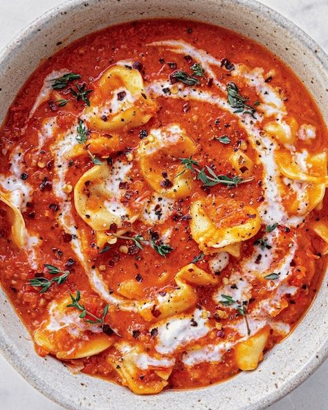 Tortellini alla Vodka Soup - by Carina Wolff - good mood food Vodka Sauce Soup, Ugly Food, Alla Vodka, Vodka Sauce, Tortellini Soup, Mood Food, Soup And Stew, Healthy Food Options, Food Options