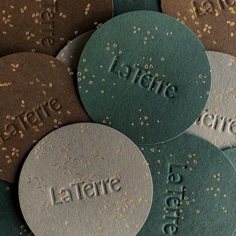 Foil Stamping Design, Round Business Cards, Beautiful Business Card, Graphisches Design, Stationery Inspiration, 2020 Trends, Coaster Design, Letterpress Printing, Packaging Design Inspiration