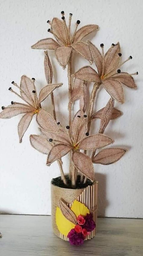 Jute Rope Crafts, Burlap Flower Tutorial, Furniture Color Schemes, Rope Craft Ideas, Twine Flowers, Jute Flowers, Decor Makeover, Twine Crafts, Rope Projects