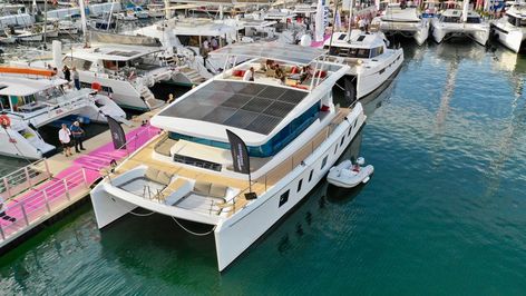 Silent Yachts’ Silent 55 catamaran can run on 100-percent solar power for weeks on end. Solar Catamaran, Solar Yacht, Yacht Marina, Silent 60 Yacht, Catamaran For Sale, Catamaran Yacht, Power Catamaran, Solar Generator, Robb Report