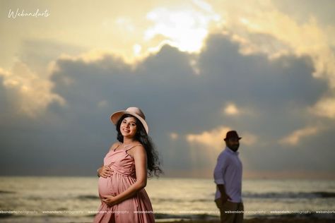 MATERNITY SHOOT IN PONDICHERRY La Marina beach is the best place to have a maternity photoshoot #preweddingshoot #webandartsphotography #weddingshoot #shootideas #preweddingideas #pondicherryphotoshoot #pondicherry #tourism #pondywhitetown #heritagetown #prewed #pondicherryshoot #postweddingideas Maternity Shoot Beach, Maternity Photography Beach, Beach Baby Showers, Shower Pics, Beach Maternity Photos, Maternity Photoshoot Poses, Marina Beach, Pondicherry, Beach Maternity