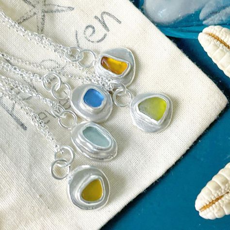 𝙺𝚊𝚝 on Instagram: “Sea glass pebbles ⭐️ I’m finally getting back to normal after a manic weekend of sales. It’s been amazing to send out so many piles of…” Sea Glass Jewelry Diy, Gold Jewelry Making, Silversmithing Jewelry, Glass Pebbles, Silver Jewlery, Silver Smithing, Sea Jewelry, Silver Sea, I'm Yours