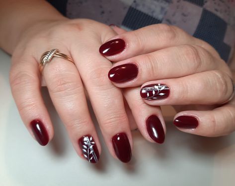 Red Bridesmaid Nails, Mehroon Nail Extensions, Nailart Merah Maroon, Nail Art Merah Maroon, Nail Art Merah, Nail Art Maroon, Red Wedding Nails, Maroon Nail Art, Maroon Nail