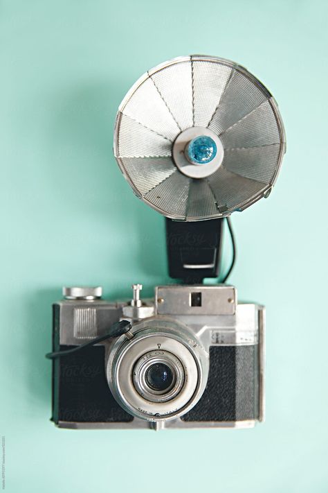 vintage / old film camera with flash attached by Natalie JEFFCOTT for Stocksy United Old Fashion Camera, Vintage Cameras Art, Old Film Camera, Old Fashioned Camera, Old Film, Photographic Film, Vintage Film Camera, Flash Photo, Camera Art